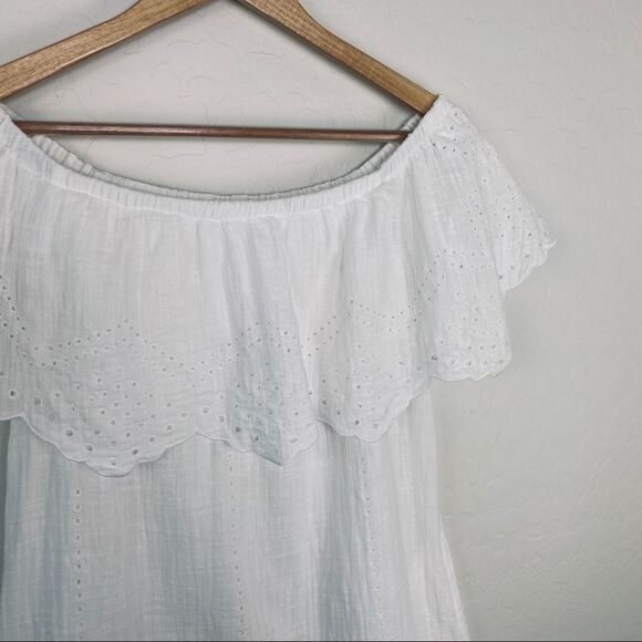 UO Lush white embroider off shoulder ruffle dress size medium - Picture 3 of 9